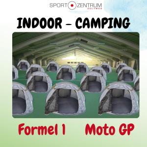 采尔特韦格INDOOR Camping Sportzentrum Zeltweg的一张房间中一组帐篷的图片