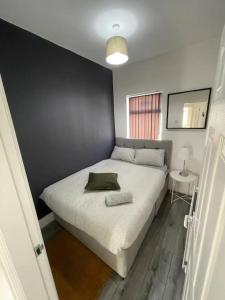 Suite 4 - Stylish Private Room in Old Swan客房内的一张或多张床位