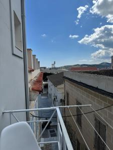 埃尔莫波利斯BYZANTIUM APARTMENTS的从大楼的阳台上可欣赏到风景