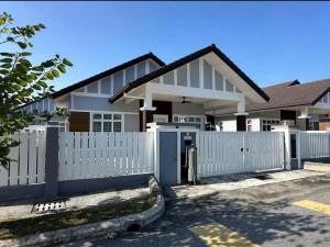 Live Well Homestay Senawang