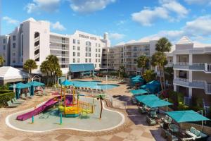 奥兰多Embassy Suites by Hilton Orlando Lake Buena Vista Resort的度假村水上公园的空中景观