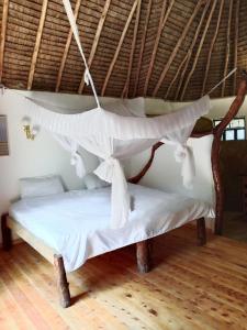 Hillstone Safari Lodge客房内的一张或多张床位