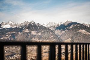 梅拉诺Picea am Ötzerhof 2的享有山脉和雪覆盖山脉的美景