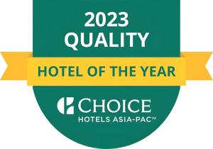 科夫斯港Quality Hotel City Centre的读取每年被录取者阿西亚帕帕酒店的一个标志