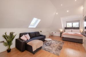 Cozy Studio Flat in Coulsdon, CR5的休息区