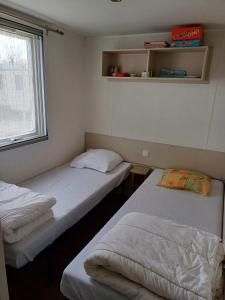 Mobil-home a louer dans un camping **** proche de la mer et forêt