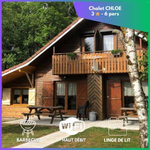 克松吕-隆日梅Chalet CHLOE - jusque 6 pers - Xonrupt Longemer的一张房子的图片,房子有甲板