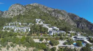 图兰克Loryma Resort Hotel的山顶度假村