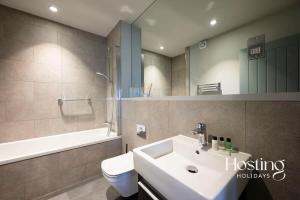 Stylish Luxury Apartment in The Centre of Henley的一间浴室