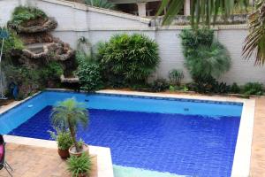 Sol de Luque Casa-hotel内部或周边的泳池