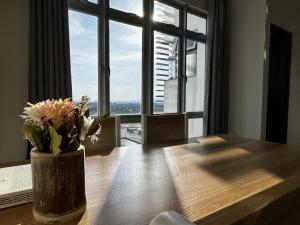 Manhattan Condo @ Mount Austin