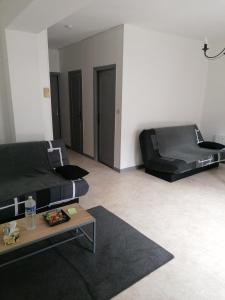 Appartement-Vierzon-centre的休息区