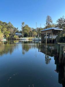 费尔霍普Fly Creek Retreat - Fairhope Home near marina/bay的相册照片