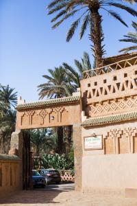 阿格兹Riad Tabhirte的棕榈树别墅的大门
