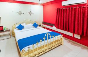 Hotel Suraj Inn客房内的一张或多张床位