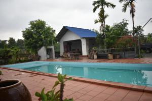 Ratana Bungalow - រតនា​បឹងហ្គាឡូ内部或周边的泳池