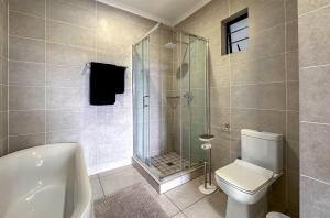 StayEasy Lux Apartment的一间浴室