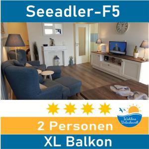 海利根港Seeadler-F5的带沙发和电视的客厅