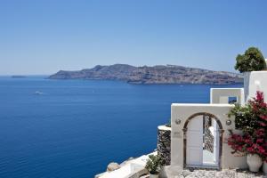 伊亚Canaves Oia Suites - Small Luxury Hotels of the World的享有海景。