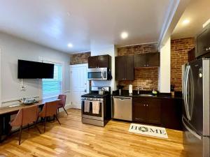 Renovated 4bed 15 Bath, Mit, Harvard,hospitals的厨房或小厨房