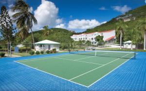 Caribbean Life in St. Thomas内部或周边的网球和/或壁球设施