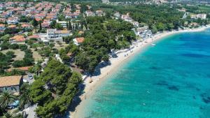 奥瑞比克Ferienhaus mit Privatpool für 8 Personen ca 200 qm in Stanković bei Orebić, Dalmatien Süddalmatien的享有海滩和海洋的空中景致