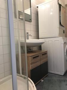 Mimalou möbliertes Apartment in Crimmitschau的一间浴室