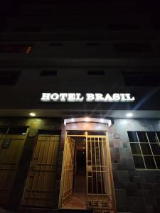 安托法加斯塔Hotel Brasil的门上标有酒店区