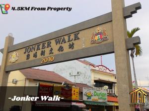 马六甲Attic Home Melaka Imperio Residence & Jonker的街边走的路标
