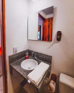 Hospedagem Donalu - Vale do Capão的一间浴室