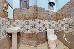 新德里Hotel De Huespedes near international airport的浴室的两张照片,配有卫生间和水槽