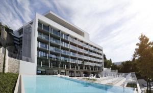 杜布罗夫尼克考帕斯酒店的 ⁇ 染酒店,带游泳池