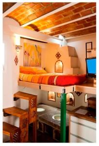 格拉纳达拉斯格隆德里纳斯德拉阿罕布拉公寓的房屋内带双层床的房间