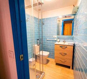 Apartamento *milcolores* vista mar,parking privado的一间浴室