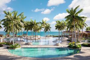 Cockburn HarbourSalterra, a Luxury Collection Resort & Spa, Turks & Caicos 的蓬塔卡纳度假酒店的游泳池