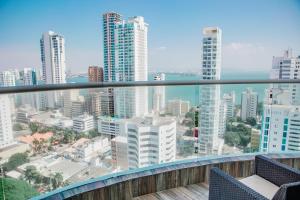 卡塔赫纳Playa Cartagena Apartments的市景阳台