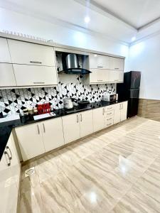 Fully Furnished 3 bedrooms Haven平面图