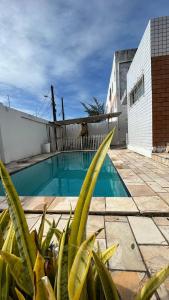 Casa Olinda内部或周边的泳池