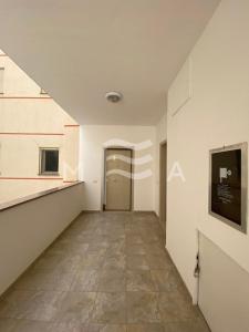 格勒姆Villa Exceptional 832的大楼内有门的空走廊