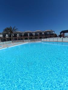 Apartamento LIFE Complex Amaya Fuerteventura内部或周边的泳池