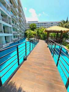 Laguna beach condo resort 3 maldives pattaya top pool view ลากูน่า บีช คอนโด รีสอร์ต 3 พัทยา内部或周边泳池景观