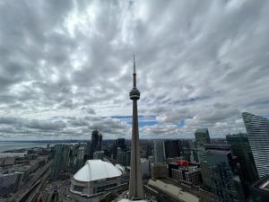 多伦多DOWNTOWN, LUXURY CONDO, CN TOWER, ROGERS CENTER, SCOCIA ARENA, UNOBSTRUCTED VIEW的相册照片