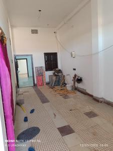 德奥加尔Kailash home的客房正在以瓷砖地板改造
