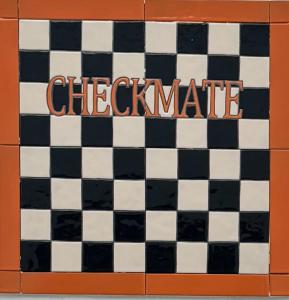托洛克斯Checkmate的黑白棋盘,字体加检查