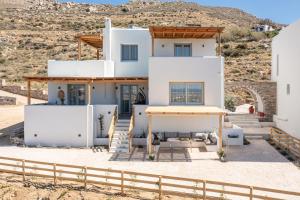 纳克索乔拉Naxos Peaceful villa with Panoramic sea view的享有别墅景致的别墅