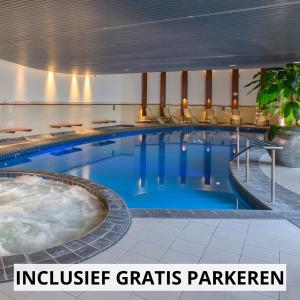 法尔肯堡瓦尔肯堡公园酒店的酒店带热水浴池的游泳池