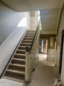 卡门Top Apartments in Kamen - Cozystays的楼梯,楼梯,楼梯,楼梯