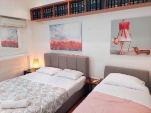 Lovely apartment in Athens center客房内的一张或多张床位