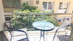 Lovely apartment in Athens center的阳台或露台