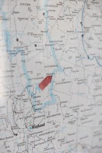PittsfieldClear River Inn and Tavern的地图上的红色标记